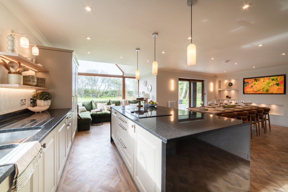 Warren House open-plan kitchen and dining area