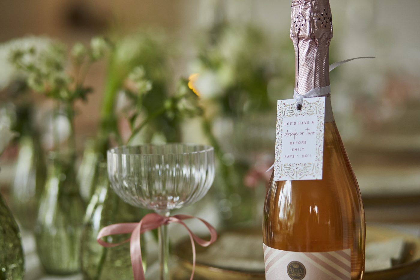 Prosecco and a welcome gift waiting for a Warren House celebration