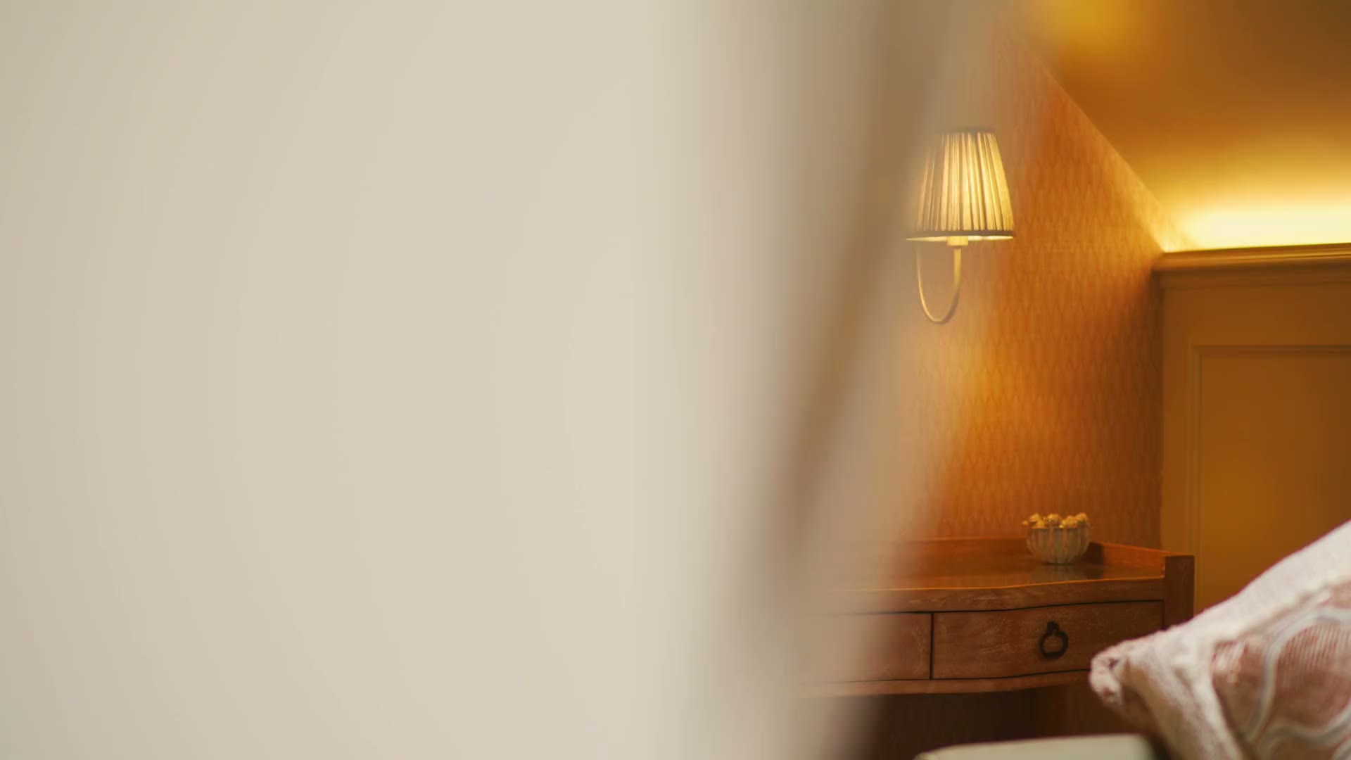 A film of a race day from Warren House: getting ready at the dressing table, champagne in the lounge, the private bar and the evening on the patio