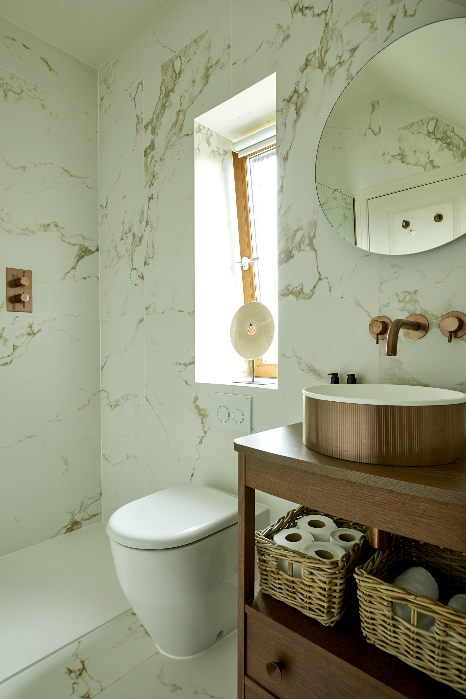 Warren House — bathroom 2 marble walls a je