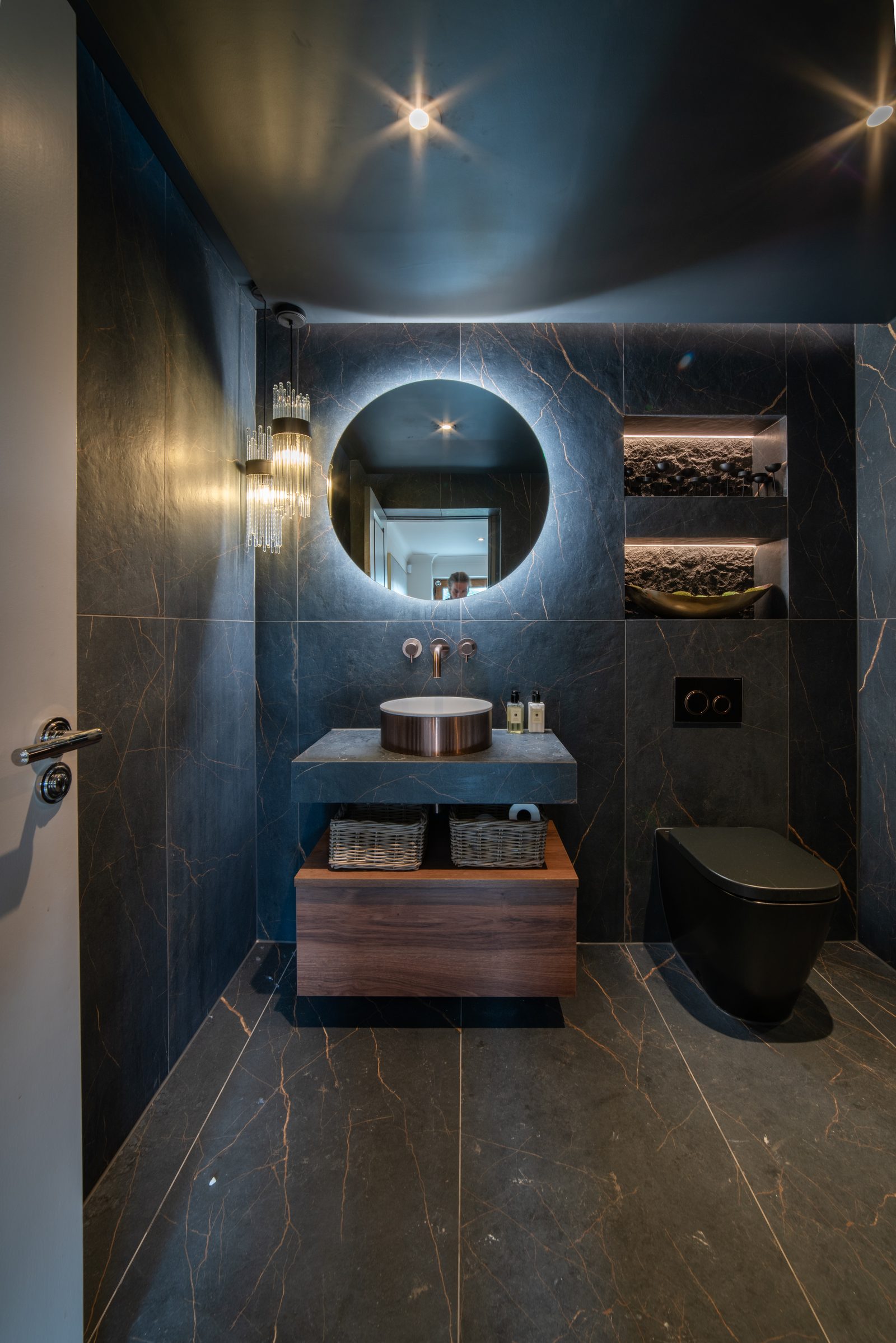 Warren House — bathroom 4 dark marble a rk